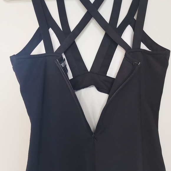 Black and white body contour dress Sz. S - Picture 4 of 7